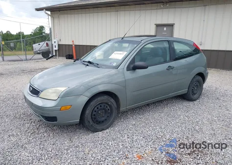 2006 Ford Focus Zx3 z USA, uszkodzony, nr VIN 1FAHP31N46W226337